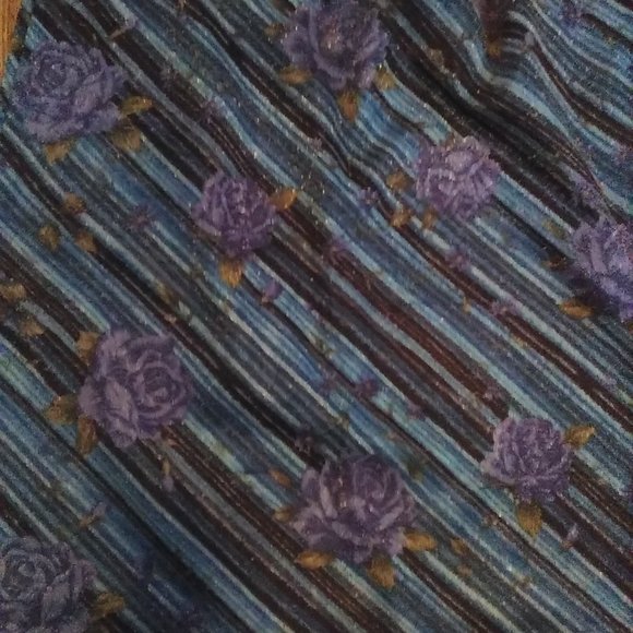 Ensemble jupe et chandail faits main - Picture 4 of 6